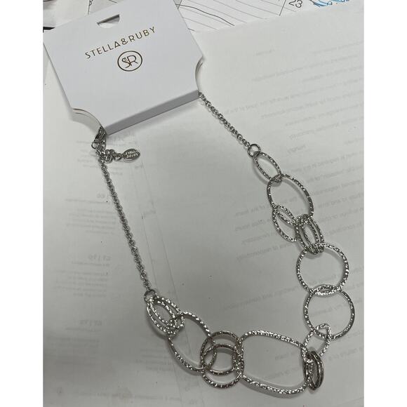 Stella & Ruby Necklace Silver Tone Interlocking Circles Hammered Costume Jewelry - Picture 1 of 4